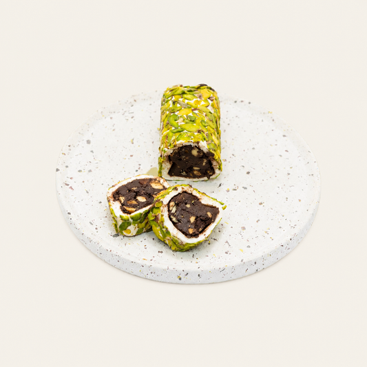 Pistache Brownie op warme achtergrond